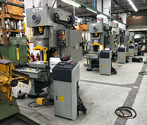 Máquina para hacer botones de metal