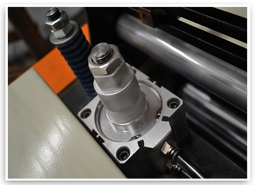 Alimentador Servo de Rodillos para Chapa Metálica NC (Espesor: 0,2~2,5 mm)