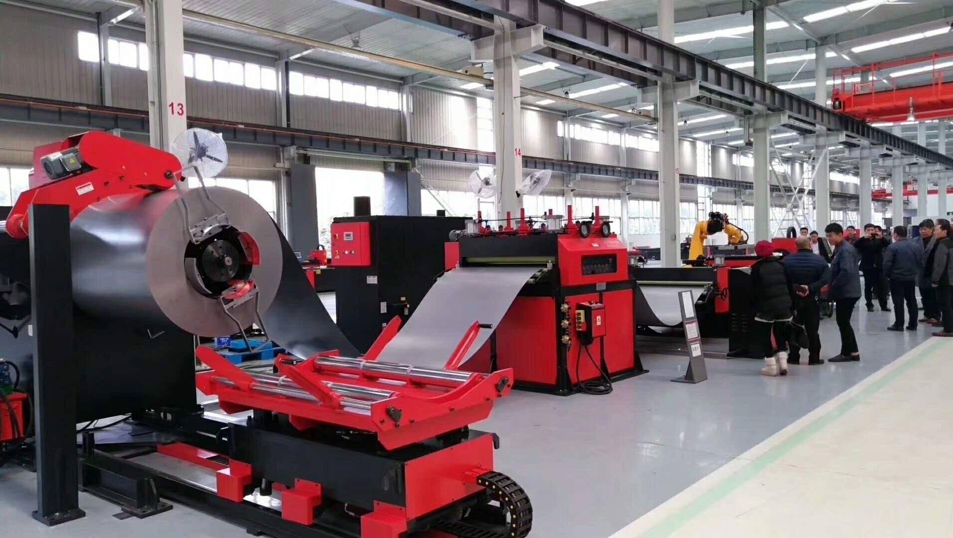 Técnicas para el uso coordinado de la desbobinadora con otros equipos en la producción industrial Técnicas para el uso coordinado de la desbobinadora con otros equipos en la producción industrial