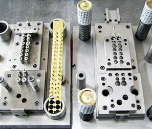 Máquina para hacer botones de metal