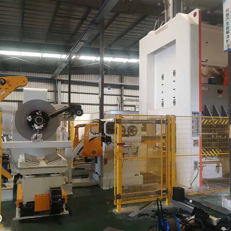 NCMF Type Straightener Feeder & Uncoiler 3 In 1 Machine For Sheet Thickness: 0.3mm~3.2mm
